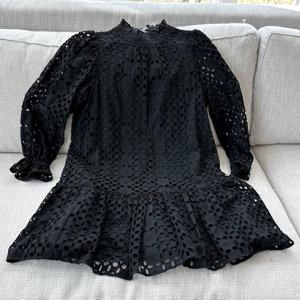 🤩 NWT  Beautiful Airy Black Eyelet Long sleeve Dress